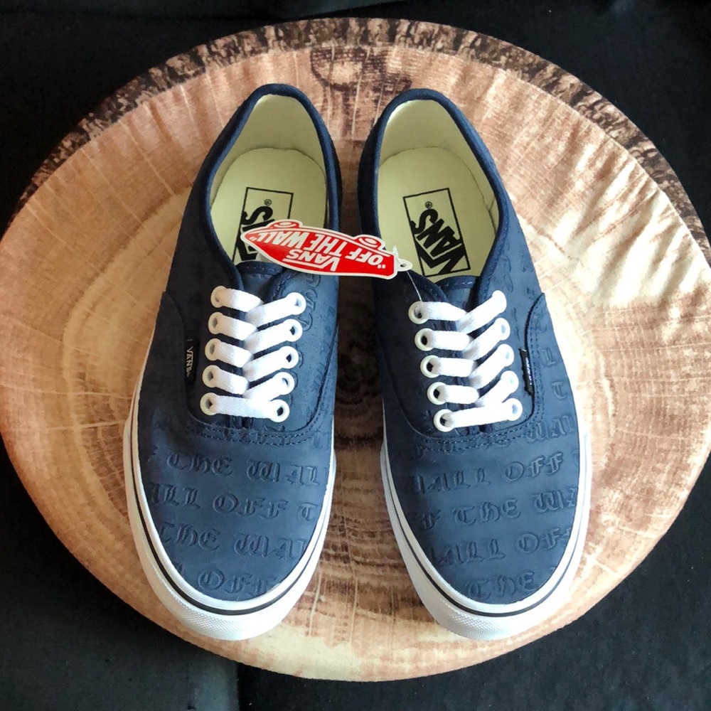 New Authentic Vans Woman’s Shoe